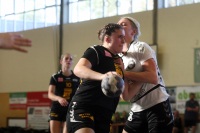 Handball - Damen SH-Liga - Lauenburger SV (schwarz) - links Alina Stapelfeldt - vs HC Treia/Jübek (weiss) - rechts Sabrina Boddenberg - 21.04.2018 Sa